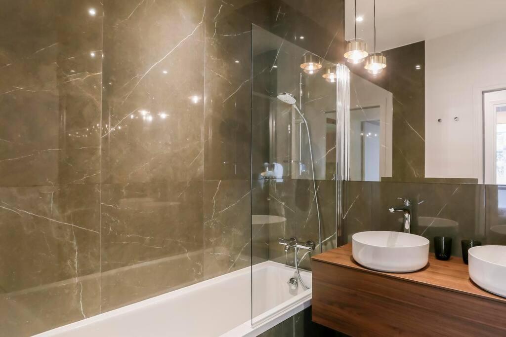 Modern 2 Bedrooms Near Louvre Paris Bagian luar foto