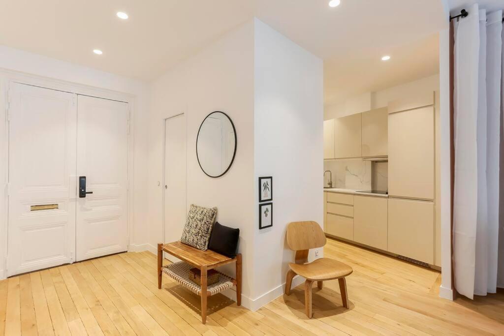Modern 2 Bedrooms Near Louvre Paris Bagian luar foto